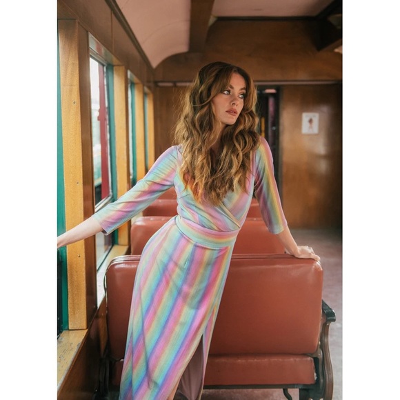 70’s Look Rainbow Wrap Shortsleeved Maxi Dress 🌈 - Picture 1 of 7